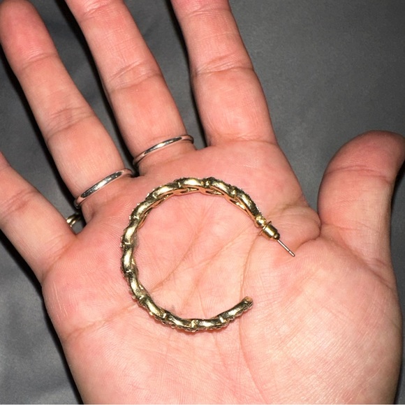 ❌SOLD❌ GOLD CHAIN EARRINGS - Picture 3 of 3